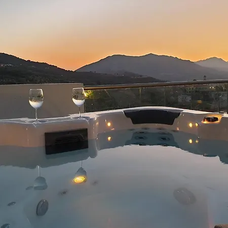 Casa Sofia Apt#2, By Hellocrete *